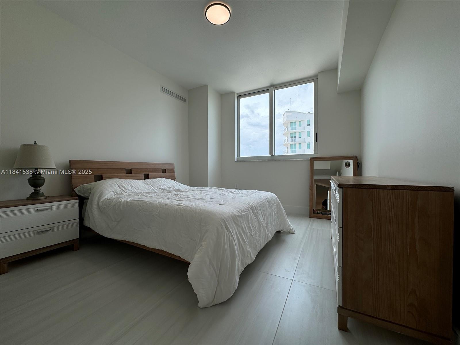 1755 East Hallandale Beach Boulevard, Unit 2207E Hallandale Beach, FL 33009 - Photo 31 of 34