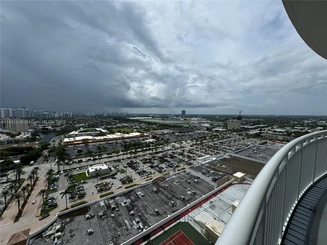 $3,950 | 1755 East Hallandale Beach Boulevard, Unit 2207E, Hallandale Beach, FL 33009