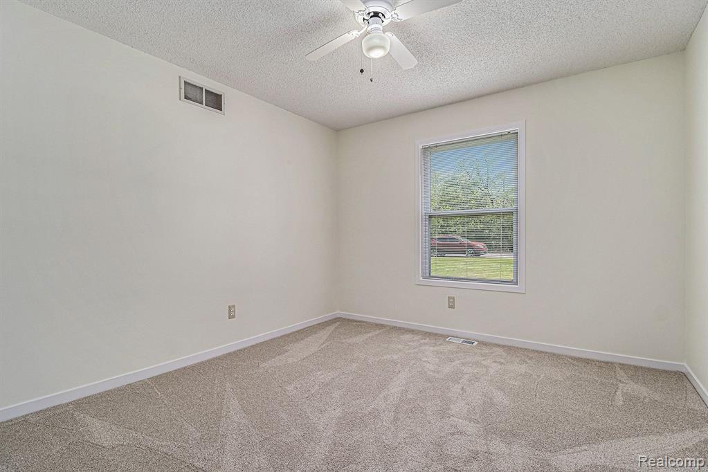 45 North Hospital Road Waterford, MI 48327 - Photo 19 of 27 Gallery Image 19