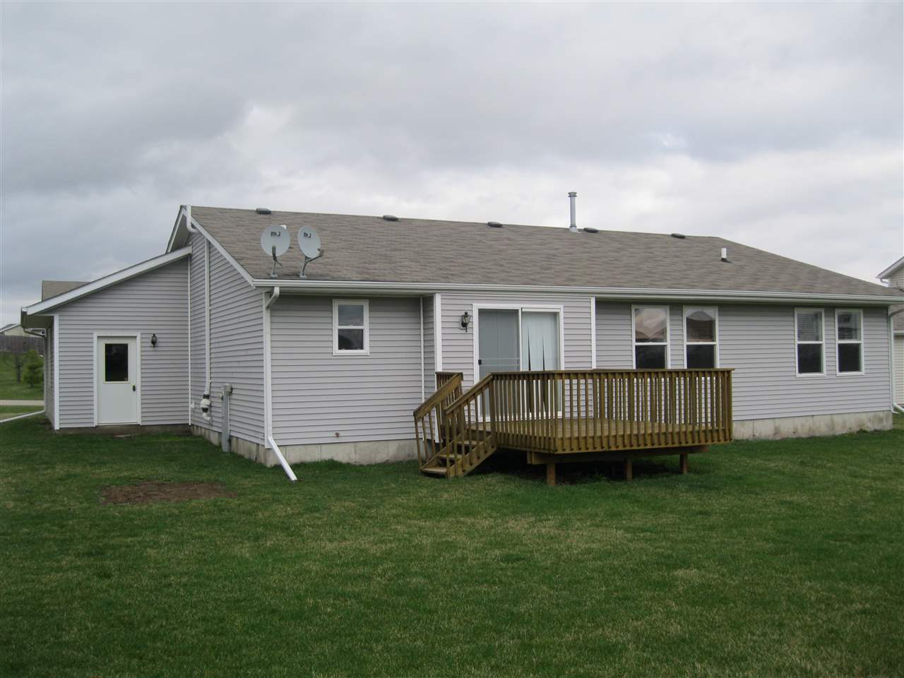668 Merrion Road Roscoe, IL 61073 - Photo 2 of 13 Gallery Image 2