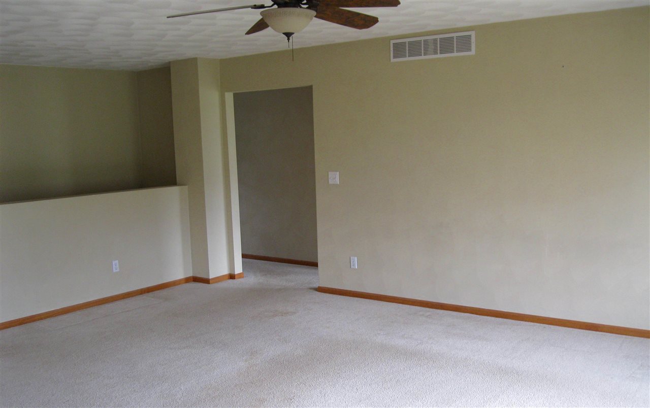 668 Merrion Road Roscoe, IL 61073 - Photo 5 of 13 Gallery Image 5