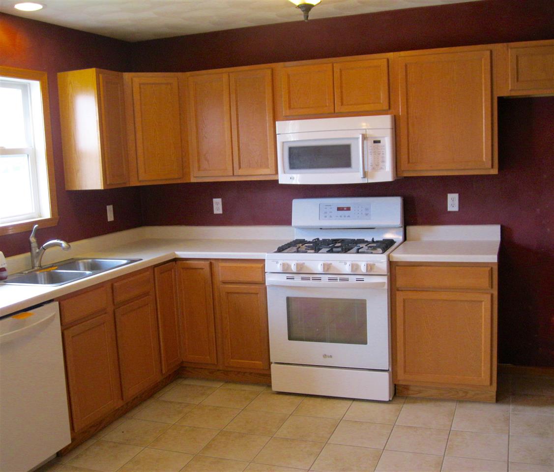668 Merrion Road Roscoe, IL 61073 - Photo 6 of 13 Gallery Image 6