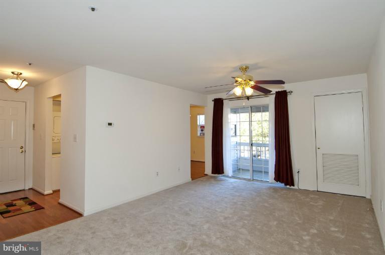 8591 Falls Run Road, Unit E Ellicott City, MD 21043 - Photo 23 of 24 Living Room