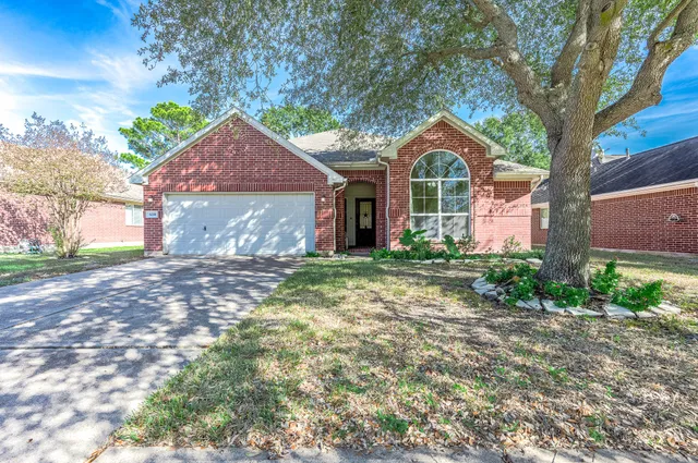 $250,000 | 6210 Newbury Drive, Katy, TX 77449