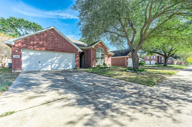 $250,000 | 6210 Newbury Drive, Katy, TX 77449