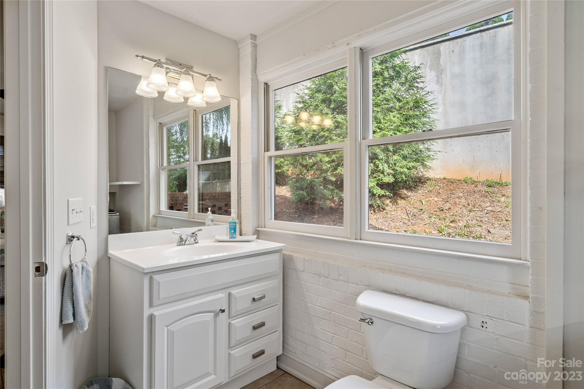11 Lakeview Road Asheville, NC 28804 - Photo 27 of 32 Gallery Image 27