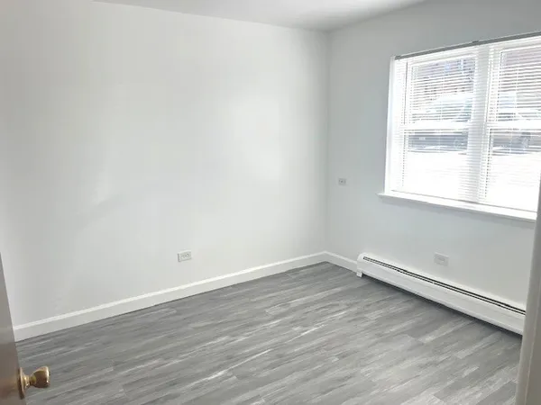 $1,700 | 9245 West Irving Park Road, Unit GE, Schiller Park, IL 60176
