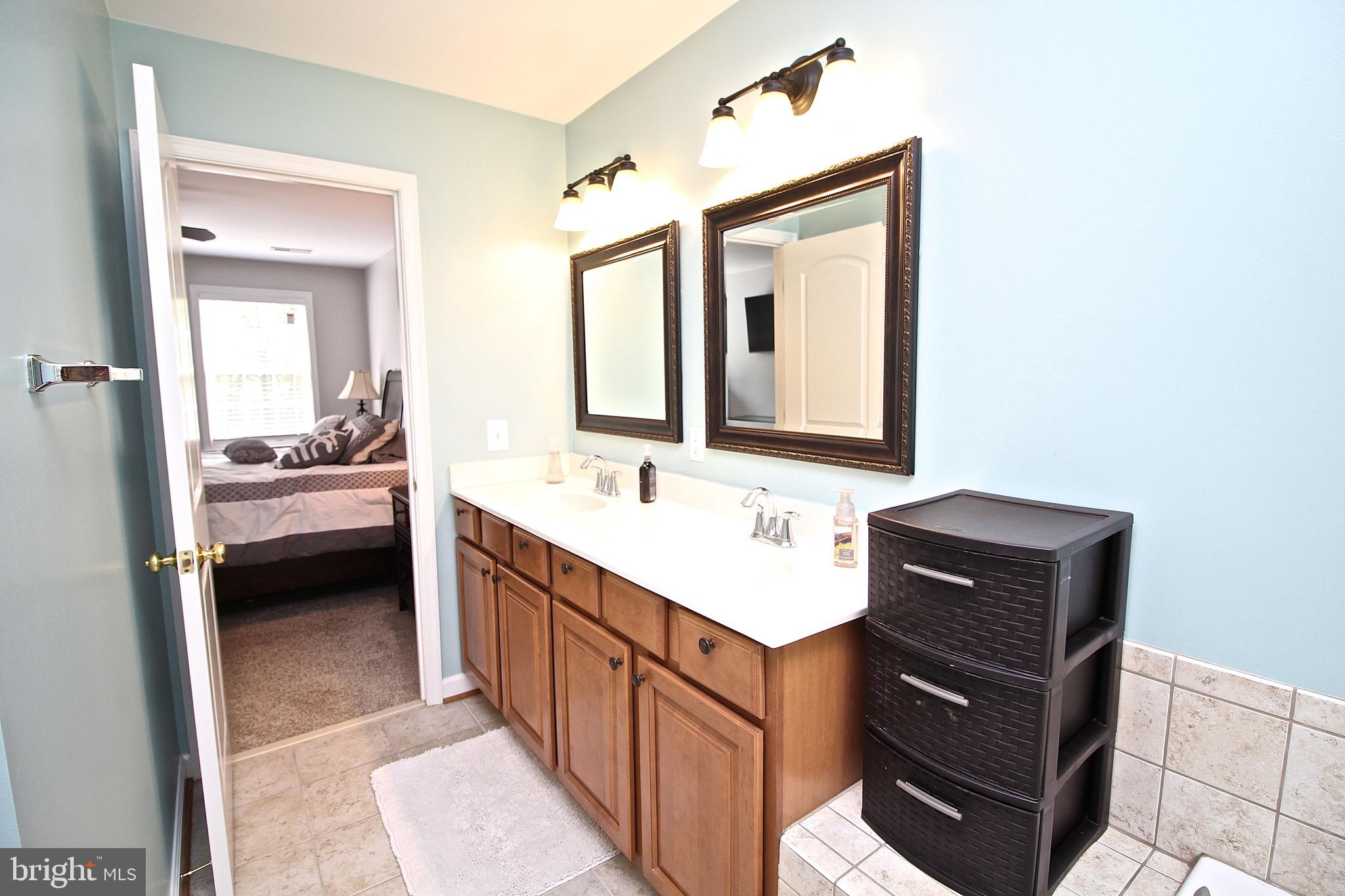 7772 Greenwich Road Catlett, VA 20119 - Photo 22 of 34 Primary bathroom suite