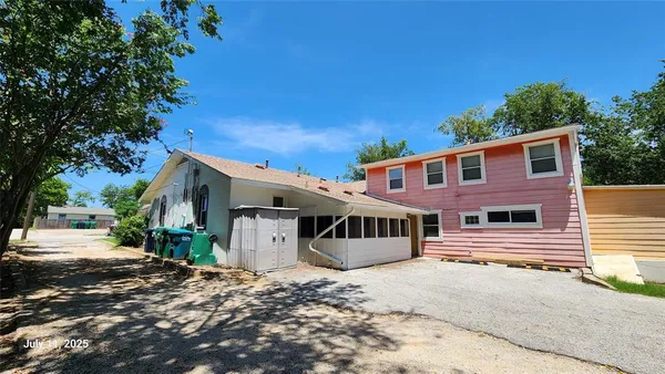 $1,200 | 1015 South Welch Street, Unit C, Denton, TX 76201