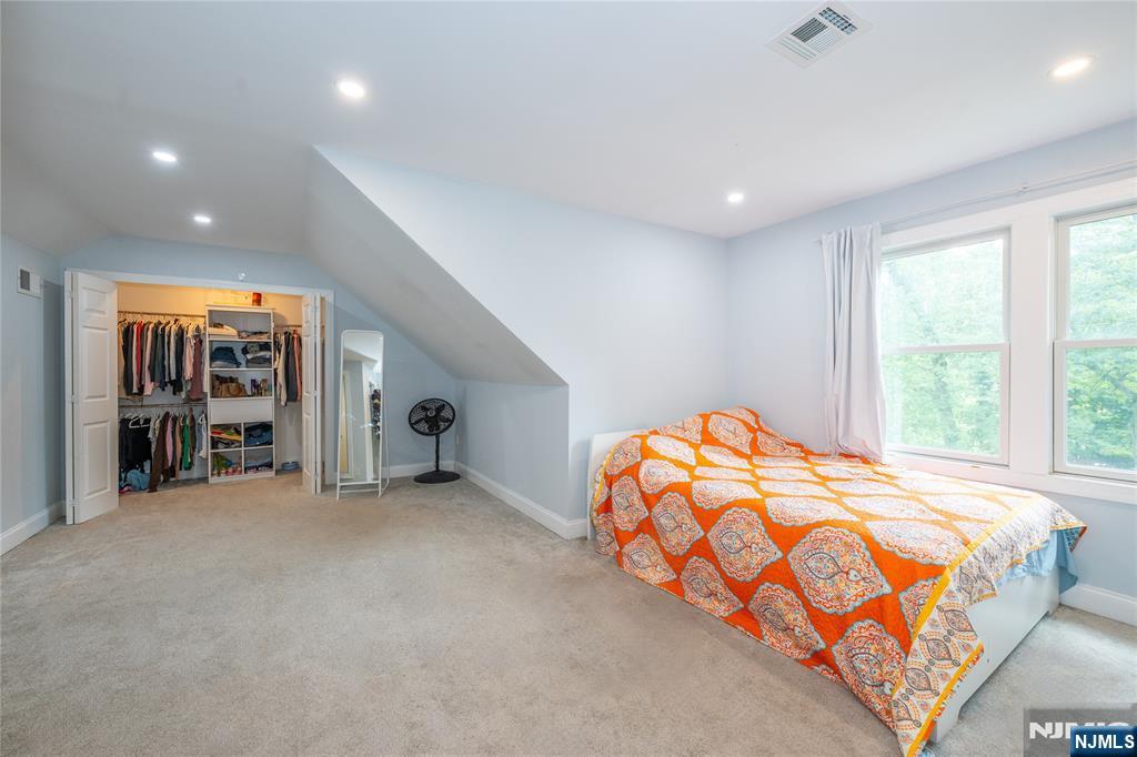 375 Queens Court Ridgewood, NJ 07450 - Photo 30 of 50