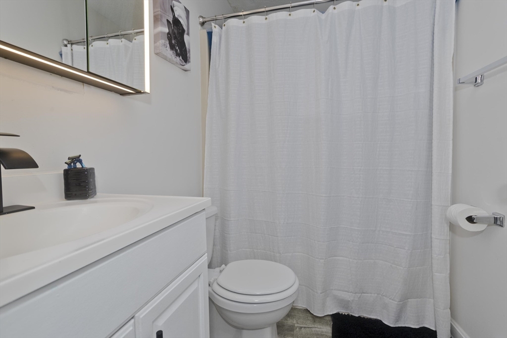 60 Chapin Street, Unit D Holyoke, MA 01040 - Photo 12 of 20