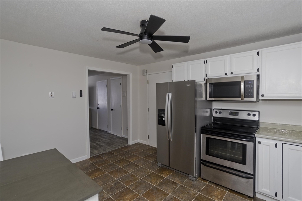 60 Chapin Street, Unit D Holyoke, MA 01040 - Photo 6 of 20