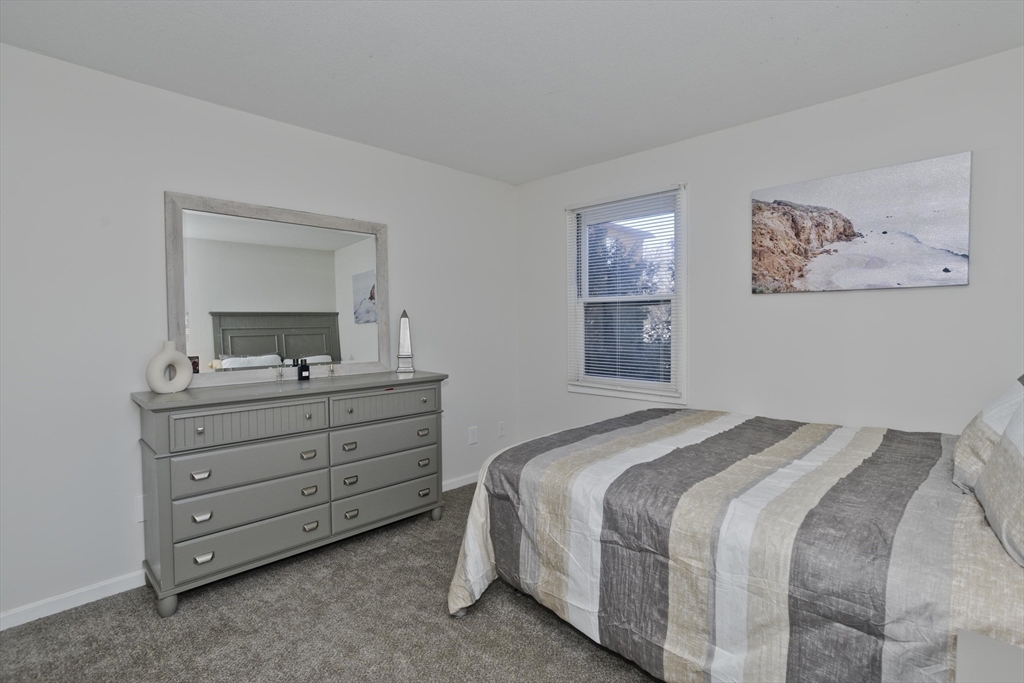 60 Chapin Street, Unit D Holyoke, MA 01040 - Photo 9 of 20