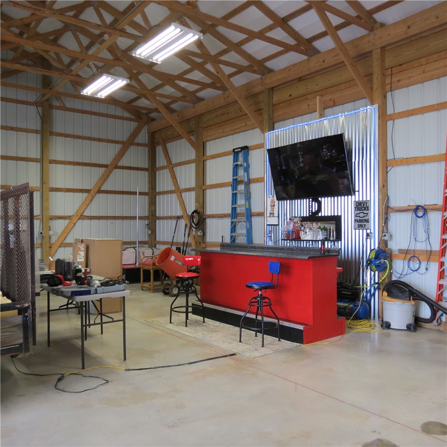 21242 Dingman-Slagle Road Pemberton, OH 45353 - Photo 23 of 33 This spacious barn offers a versatile layout, perfect for various uses.