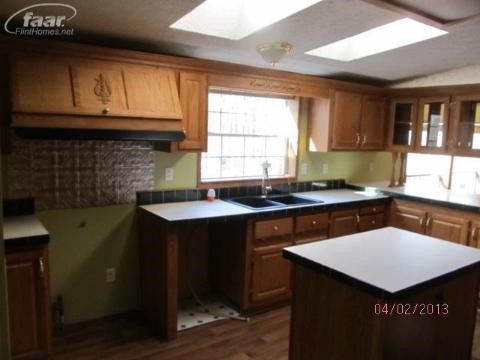 8453 West Dodge Road Montrose, MI 48457 - Photo 18 of 45 20351450-17.JPG