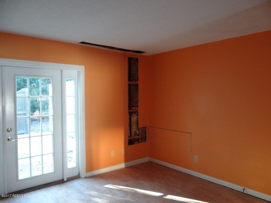 900 State Rd S-7-297, Unit I4 Beaufort, SC 29902 - Photo 4 of 14 DSC02420