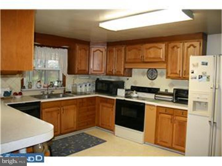 185 Wambold Road Harleysville, PA 19438 - Photo 7 of 15 Gallery Image 7