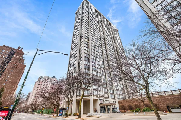 $210,000 | 5455 North Sheridan Road, Unit 711, Chicago, IL 60640