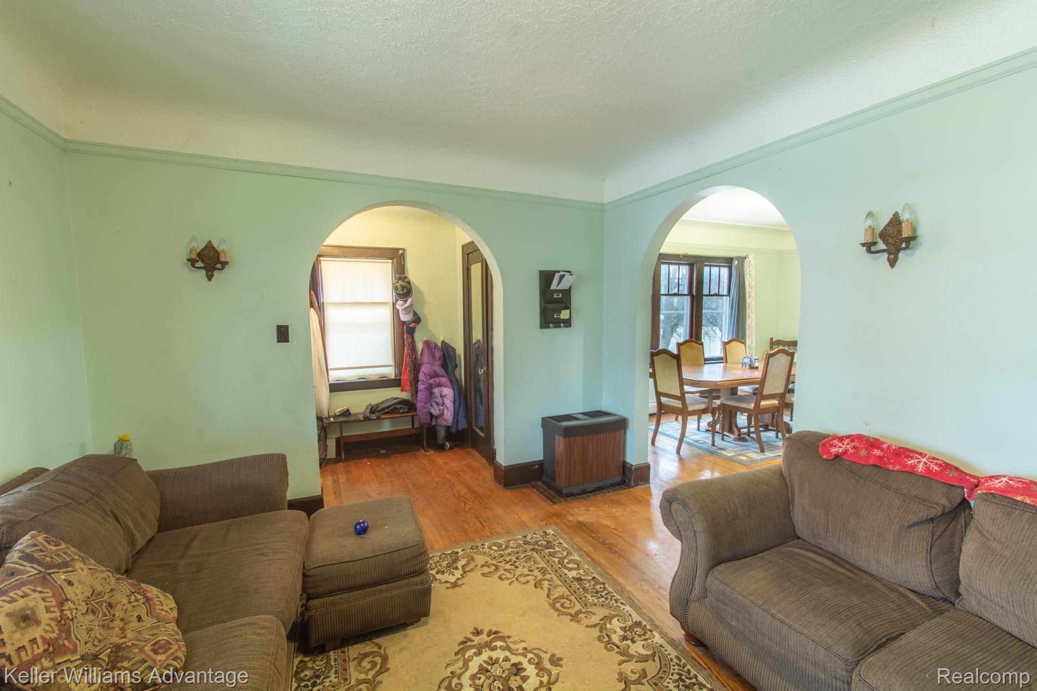 7317 Harding Street Taylor, MI 48180 - Photo 7 of 26 7317 Harding-Living 3.jpg