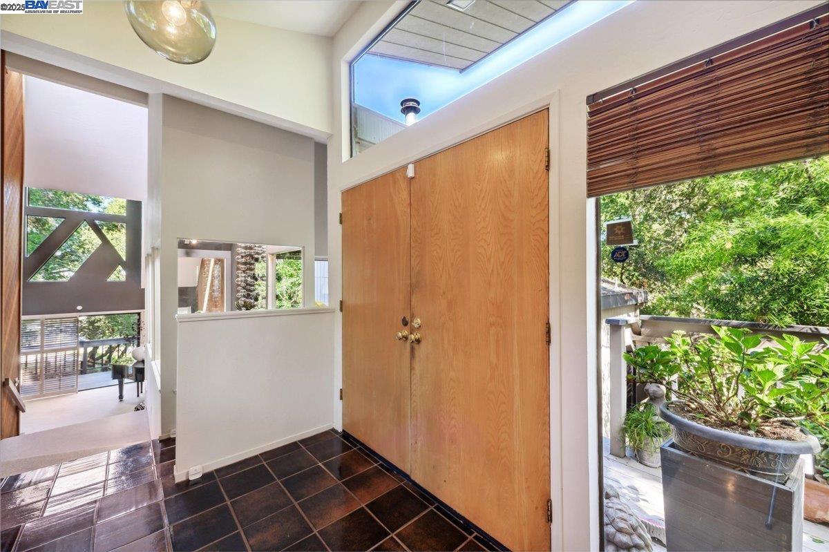 391 Oak Lane Pleasanton, CA 94566 - Photo 7 of 60