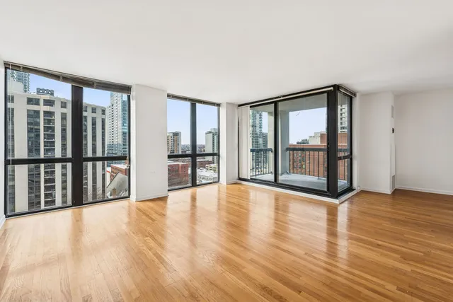 $439,500 | 1122 North Clark Street, Unit 1403, Chicago, IL 60610