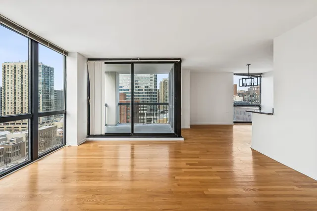 $439,500 | 1122 North Clark Street, Unit 1403, Chicago, IL 60610