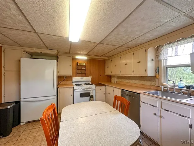 $99,900 | 9067 Main Street, Brookfield, NY 13418