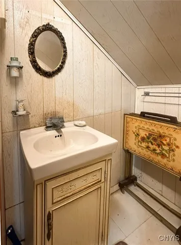 $99,900 | 9067 Main Street, Brookfield, NY 13418