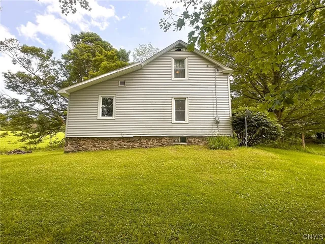 $99,900 | 9067 Main Street, Brookfield, NY 13418