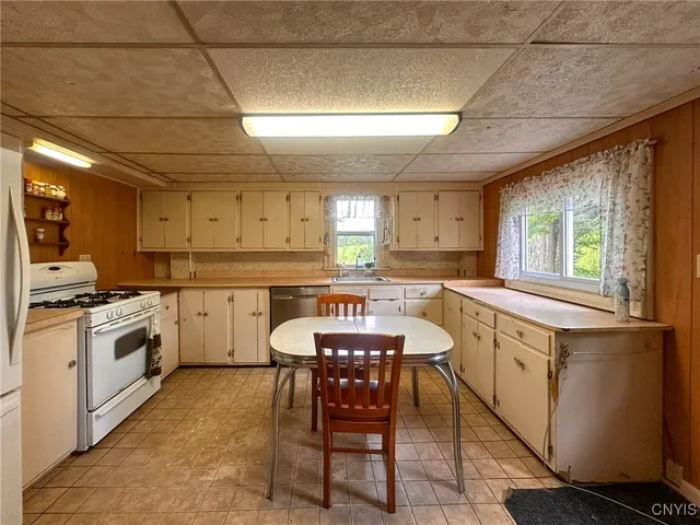 $99,900 | 9067 Main Street, Brookfield, NY 13418