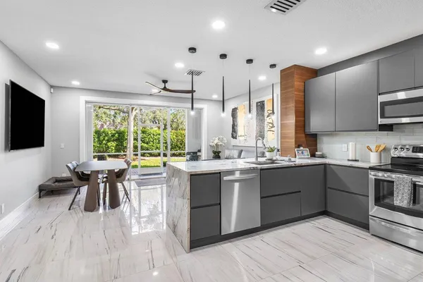 $2,900 | 9893 Porta Leona Lane, Boynton Beach, FL 33472