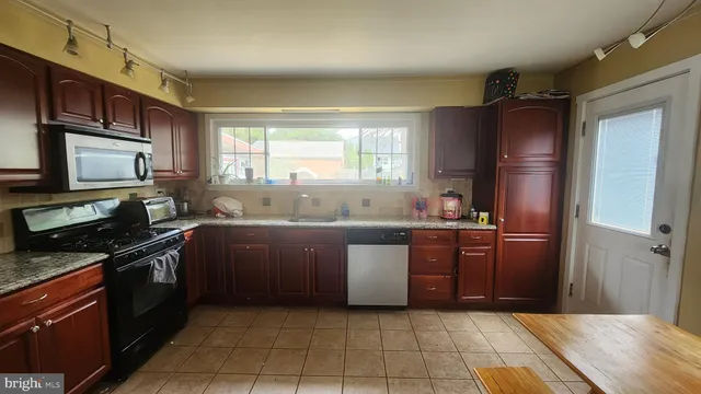 $3,000 | 804 Carpenter Street, Glassboro, NJ 08071