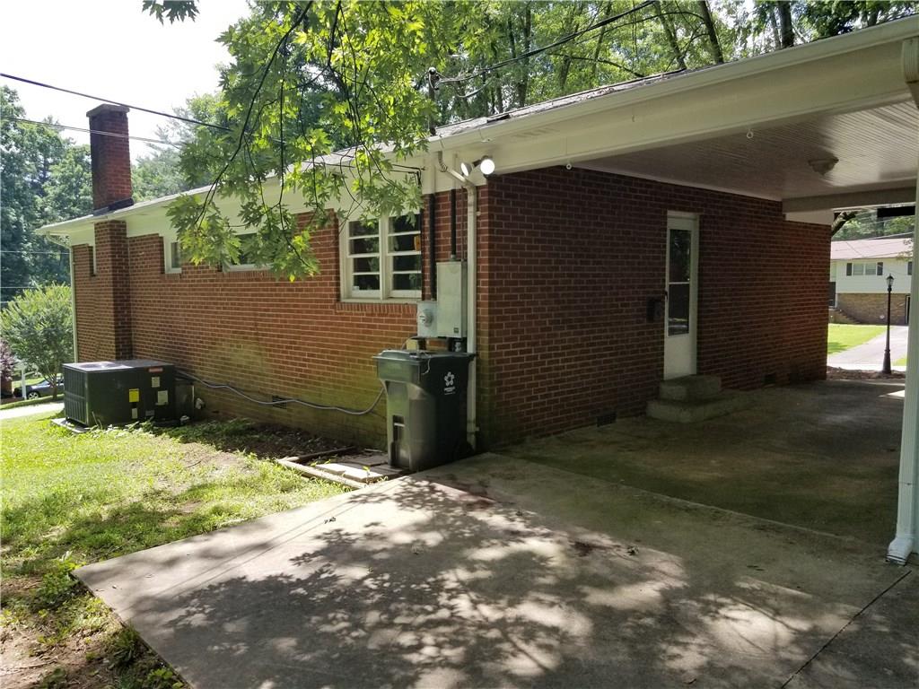 226 Legion Road Hudson, NC 28638 - Photo 4 of 36 Gallery Image 4