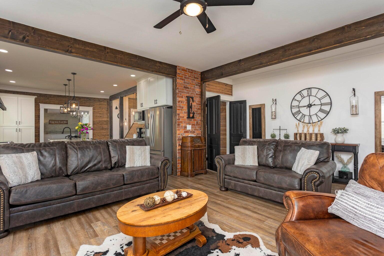 280 Main Street Dayton, TN 37321 - Photo 12 of 62 Living Room