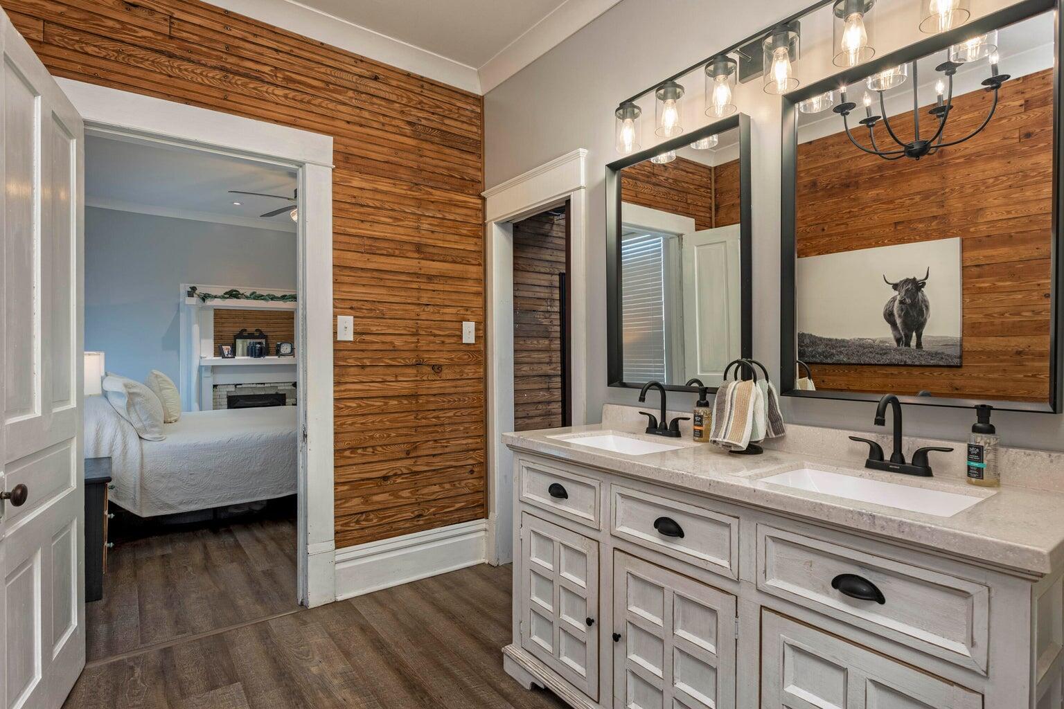 280 Main Street Dayton, TN 37321 - Photo 19 of 62 Primary Bath