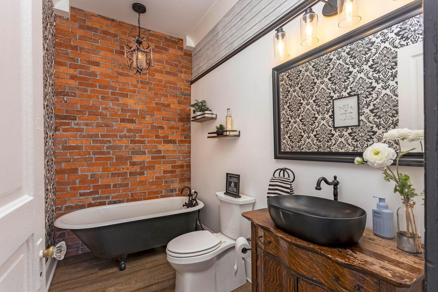 280 Main Street Dayton, TN 37321 - Photo 22 of 62 Bath