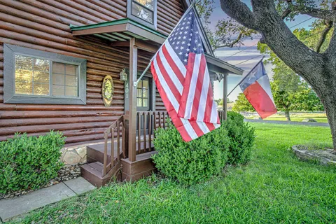 $775,000 | 401 Lake Point Drive, Horseshoe Bay, TX 78657