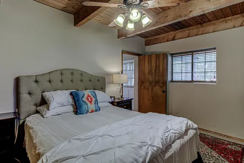 $775,000 | 401 Lake Point Drive, Horseshoe Bay, TX 78657