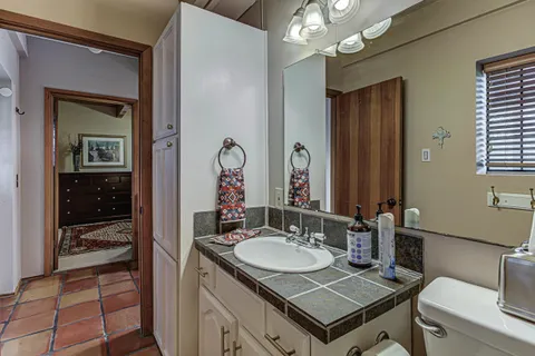 $775,000 | 401 Lake Point Drive, Horseshoe Bay, TX 78657