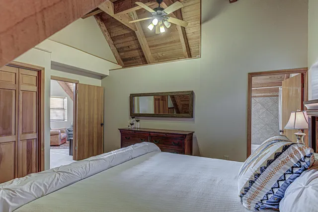 $775,000 | 401 Lake Point Drive, Horseshoe Bay, TX 78657