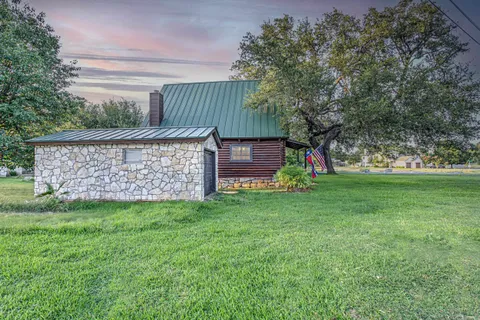 $775,000 | 401 Lake Point Drive, Horseshoe Bay, TX 78657