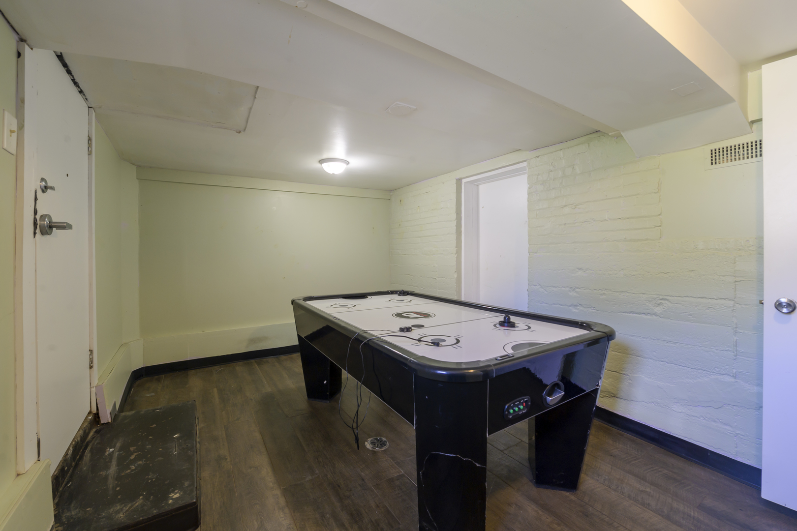 2436 West Fillmore Street Chicago, IL 60612 - Photo 18 of 44 a utility room with washer and dryer