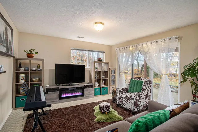 $395,000 | 127 Eastman Court, Marshall, MI 49068