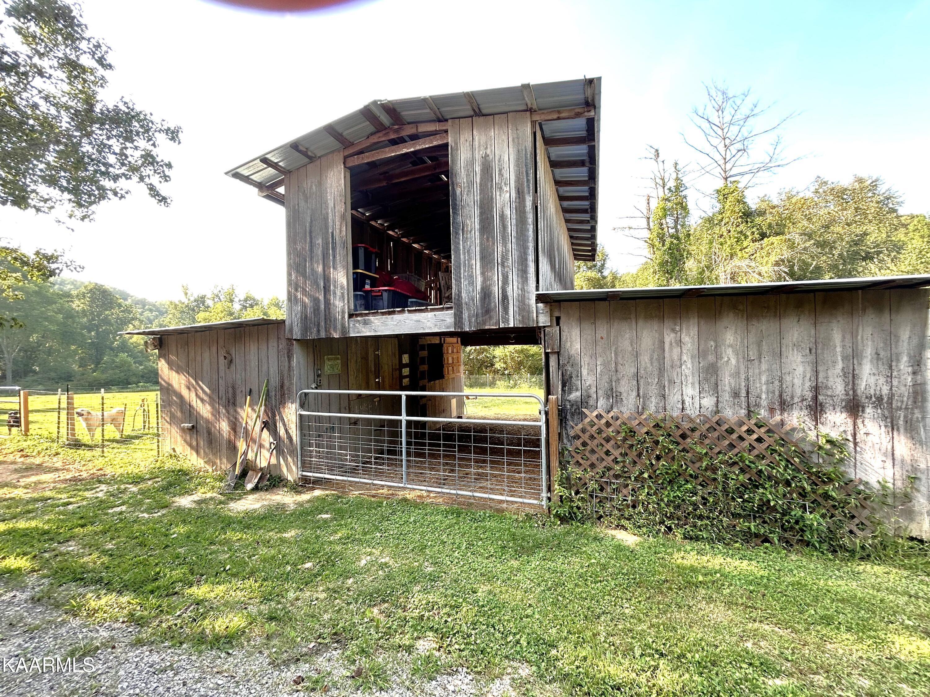 1104 Mitchell Johnson Road Oakdale, TN 37829 - Photo 8 of 45 barn1