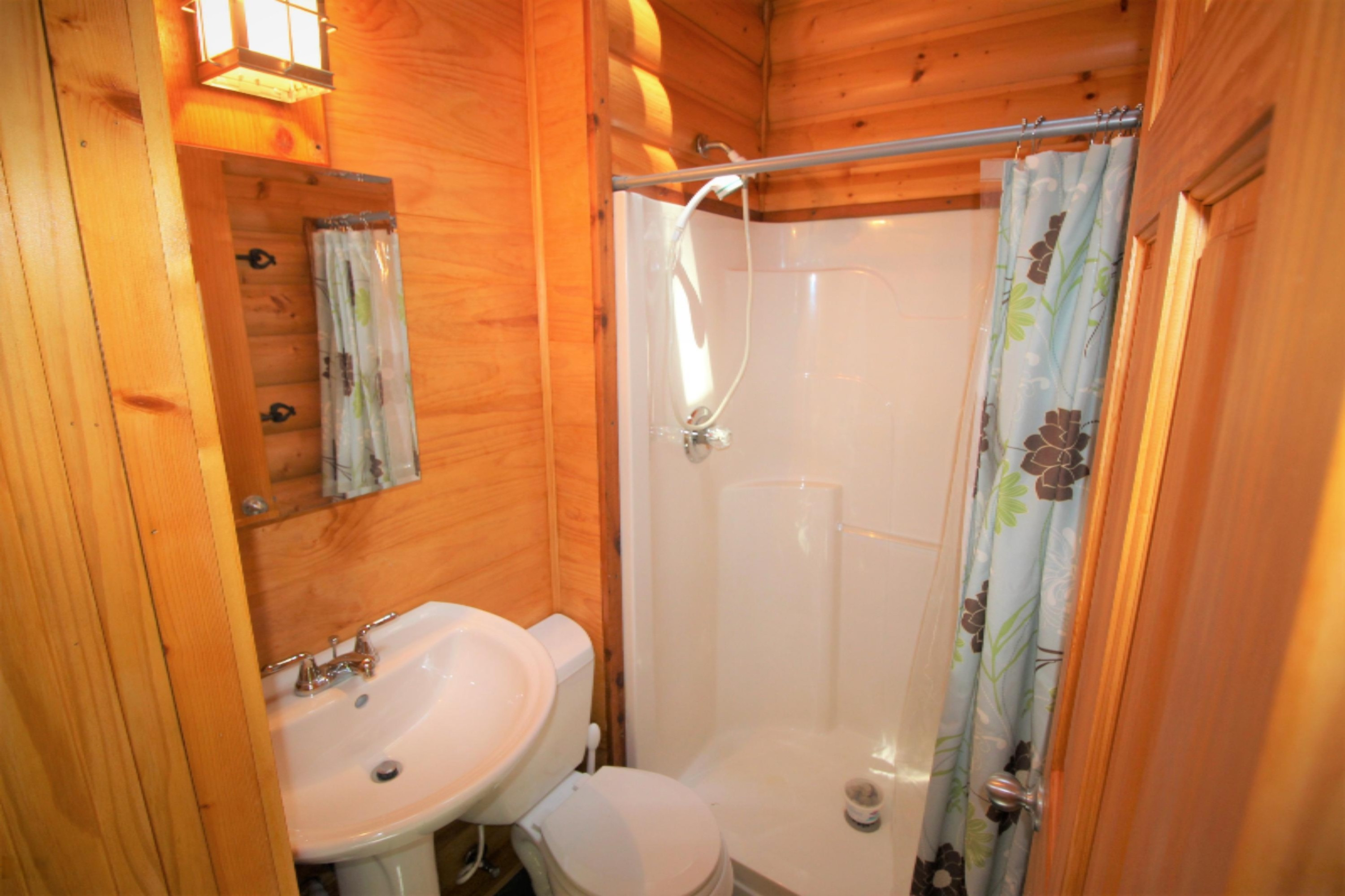 1001 Ravine Road South Haven, MI 49090 - Photo 33 of 52 1. quest quarters bathroom