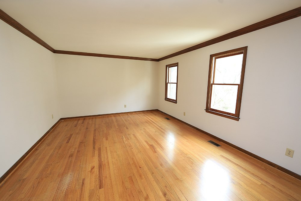 10104 East Roadstead Way Raleigh, NC 27613 - Photo 4 of 30 Living Room