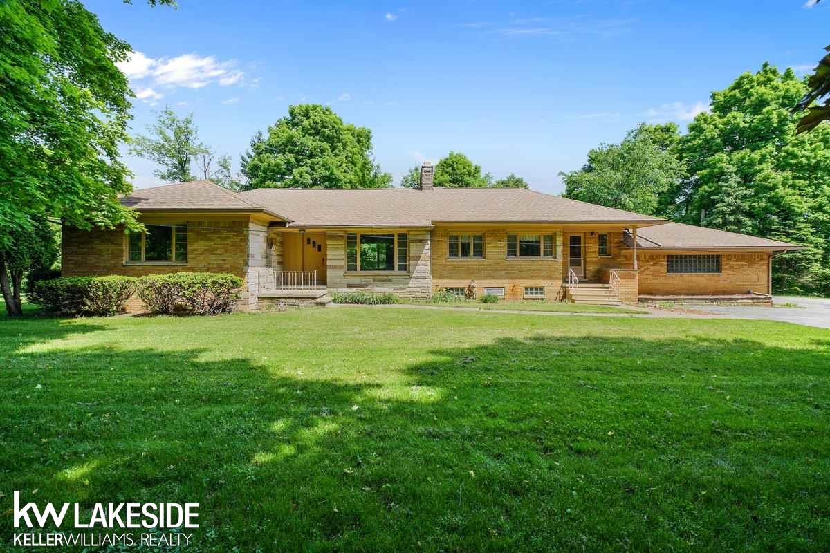 7400 Deer Lake Road Clarkston, MI 48346 - Photo 1 of 42