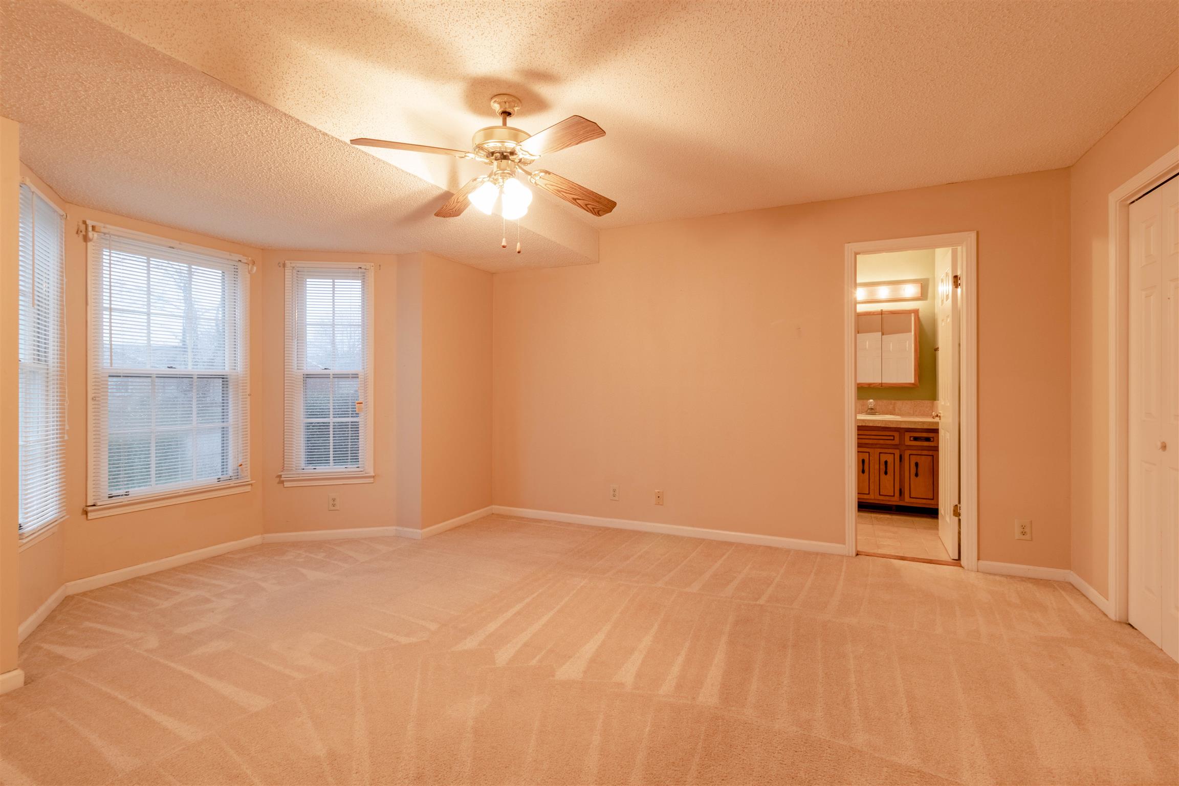 3411 Polly Drive Clarksville, TN 37042 - Photo 10 of 20 a view of an empty room with a window