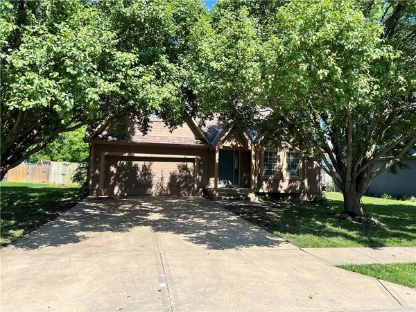 $334,000 | 741 North Poplar Street, Gardner, KS 66030