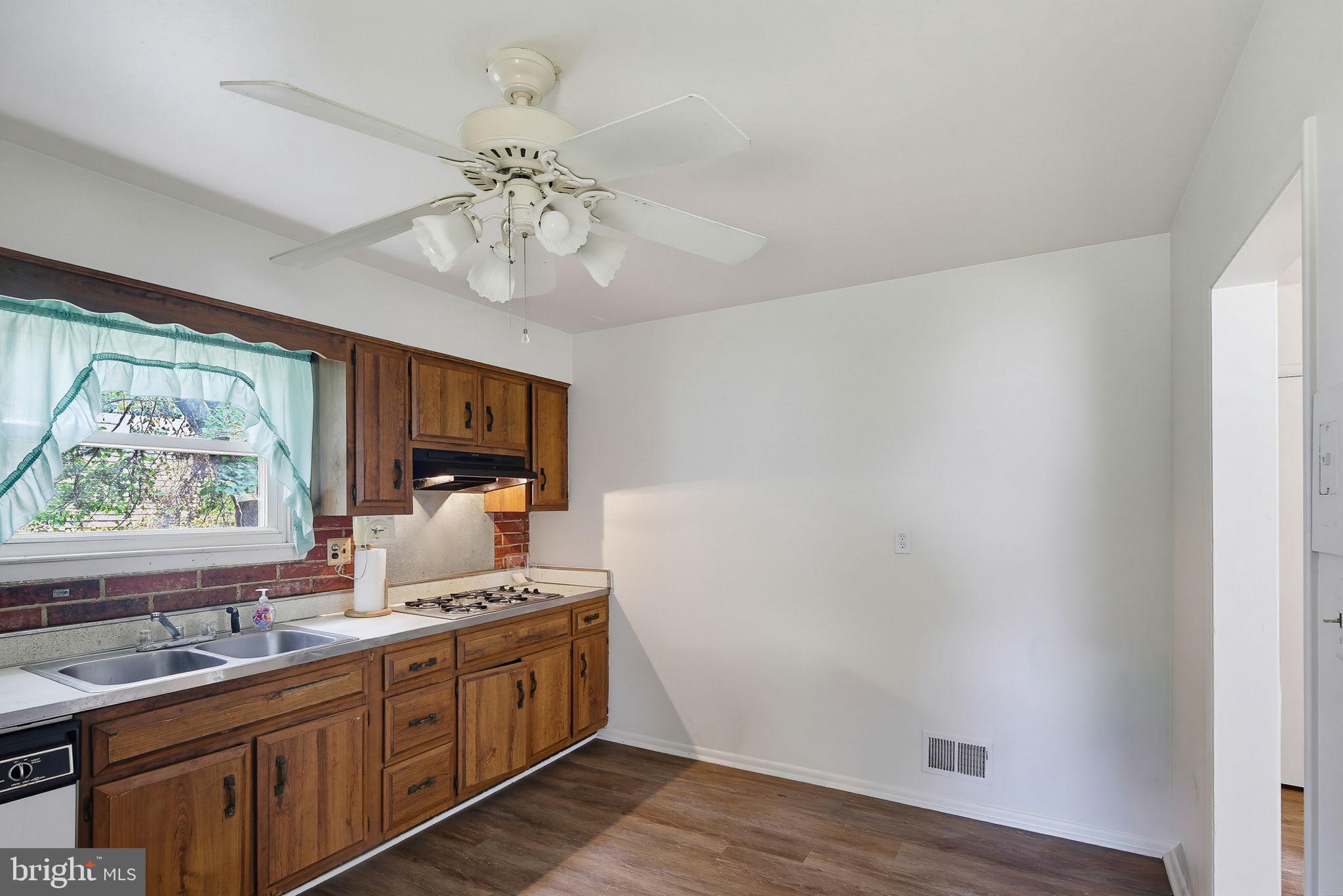3619 Kenmar Road Baltimore, MD 21244 - Photo 10 of 35 Gallery Image 10